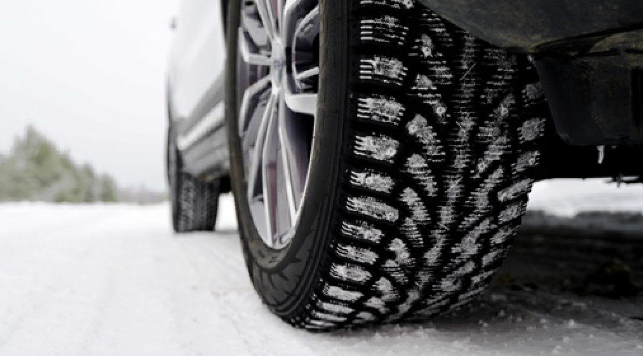 Winterbanden onder leaseauto