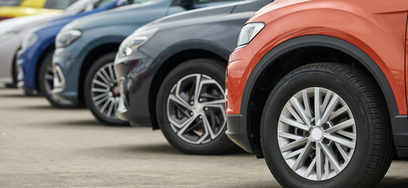 Rij met auto's