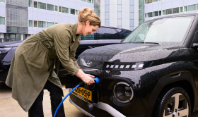 Laden van een leaseauto